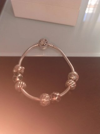 Pulsera Pandora con 6 charms y separadores