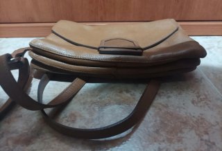 Bolso de piel marrón