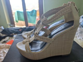 Sandali Tommy Hilfiger beige con zeppa numero 40
