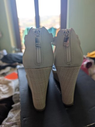 Sandali Tommy Hilfiger beige con zeppa numero 40