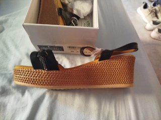 Sandalias LORA FERRES Talla 39 Negro/Dorado