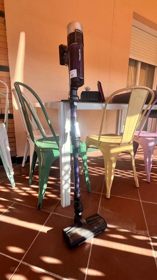 Aspiradora de mano con accesorios