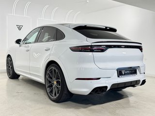 Porsche Cayenne Coupe Turbo 4.0 V8 550cv