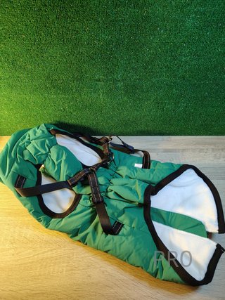 Abrigo impermeable para perros con arnés