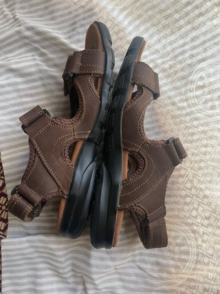 Sandalias Oniro Marrones