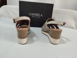Sandalias Carmela Piel Beige Cuña