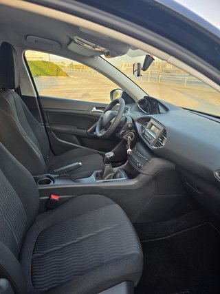 Peugeot 308 2016