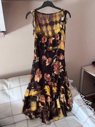 Lote 4 vestidos fiesta y traje chaqueta