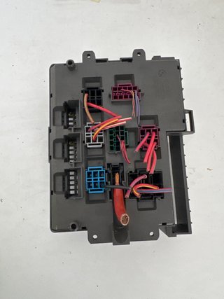 Caja fusibles BMW Serie 3 E90 E87