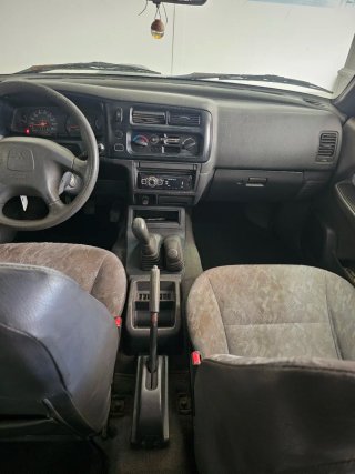 Mitsubishi L 200 2001