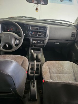 Mitsubishi L 200 2001