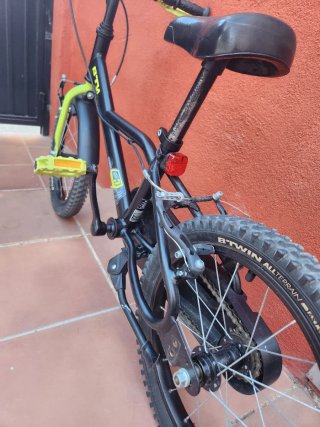 Bicicleta infantil Btwin DARK HERO 500, 16 pulg.