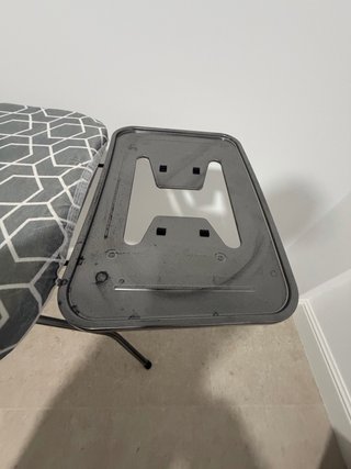 Tabla de planchar con soporte para plancha