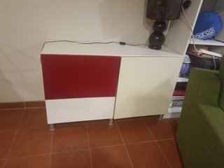 Aparador Ikea Bestá Rojo y Blanco