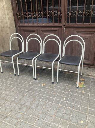 Sillas apilables vintage postmodernas 80s