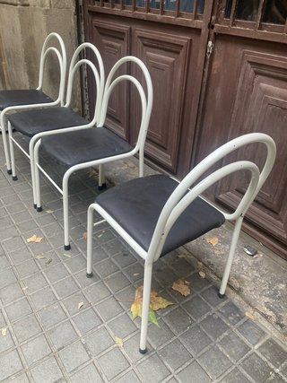 Sillas apilables vintage postmodernas 80s