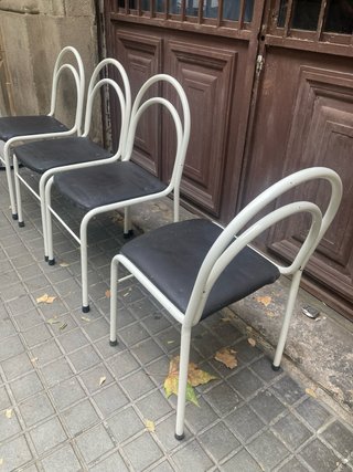 Sillas apilables vintage postmodernas 80s