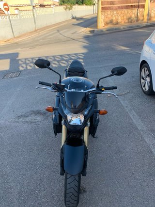 Suzuki GSR 750 Naked Negra mate