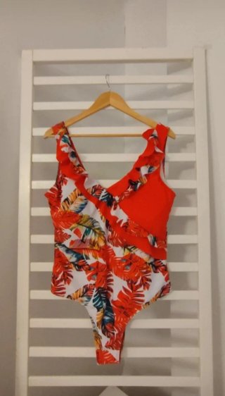 Bañador talla 48 estampado tropical
