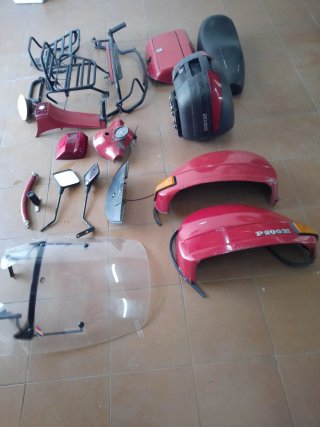Piezas Carrocería Vespa P200E Roja