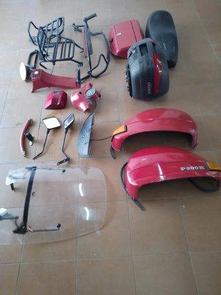 Piezas Carrocería Vespa P200E Roja