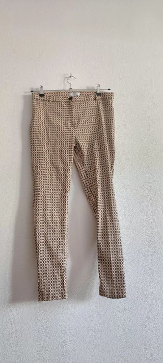 Pantalón pitillo estampado mujer