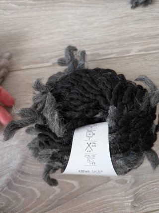 9 ovillos Katia Polo Sur + 2 regalo
