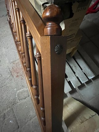 Barandilla de madera para escaleras.