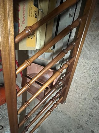Barandilla de madera para escaleras.