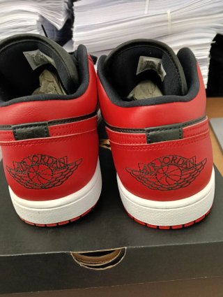 Zapatillas Jordan 1 Low Rojas y Negras