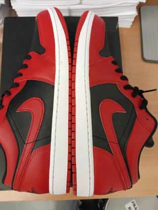 Zapatillas Jordan 1 Low Rojas y Negras