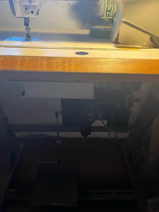 Máquina de coser industrial PFAFF corta hilos