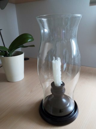 Elegante candelabro de cerámica y cristal. 32 cm.