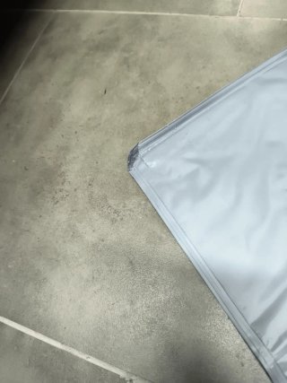 Cama para perro con huella