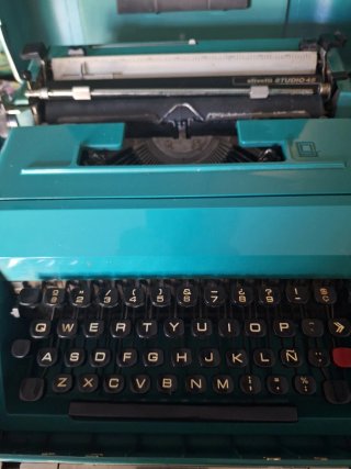 Máquina de escribir Olivetti Studio 45