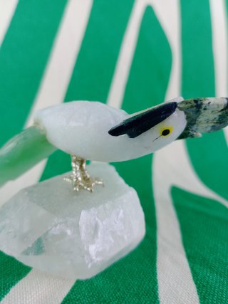 Cacatúa de mineral natural