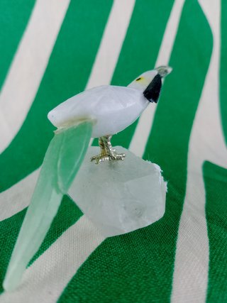 Cacatúa de mineral natural