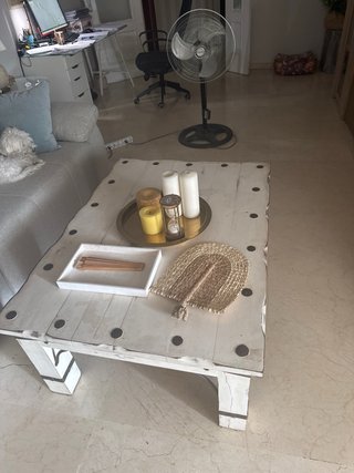 Mesa de centro de madera y metal