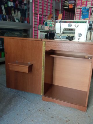 MAQUINA Y MUEBLE NUEVO P.V.P. 195€