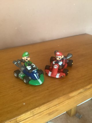 Lote 2 coches Mario Kart juguete