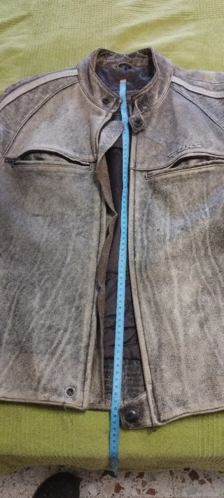 Chaqueta de cuero desgastada