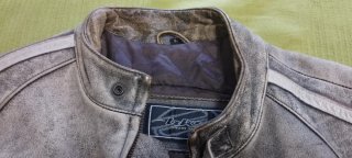 Chaqueta de cuero desgastada