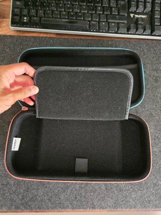 Funda Nintendo Switch Negra con Cremallera
