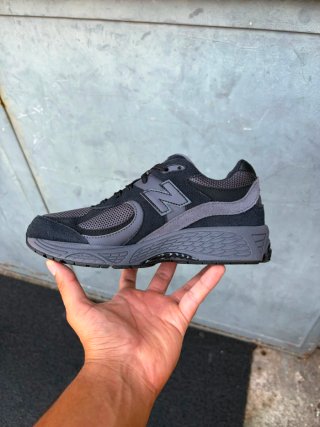 New Balance 2002r Scarpe Uomo Nero Grigio