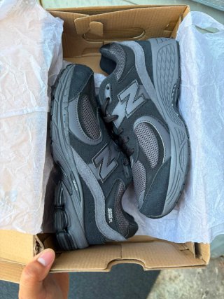 New Balance 2002r Scarpe Uomo Nero Grigio