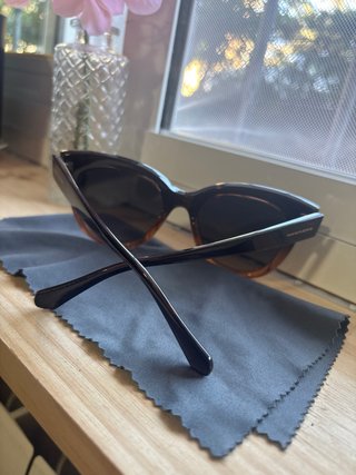 Gafas de sol Hawkers negras y marrones