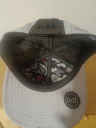 Gorra Melin Gris premium cap sin uso, como nueva.