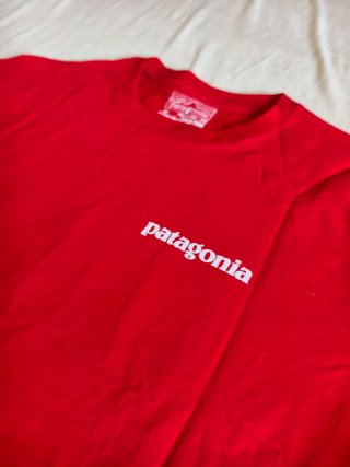 Maglietta Patagonia P-6 Logo Taglia M Rossa