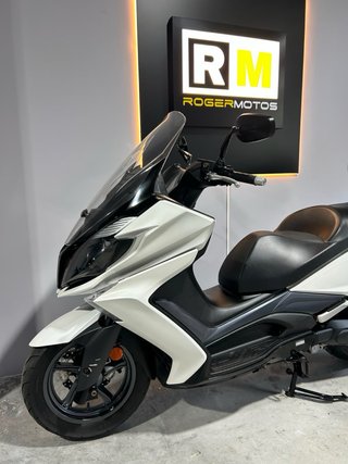 Kymco Superdink 125 Maxi Scooter