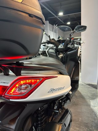 Kymco Superdink 125 Maxi Scooter